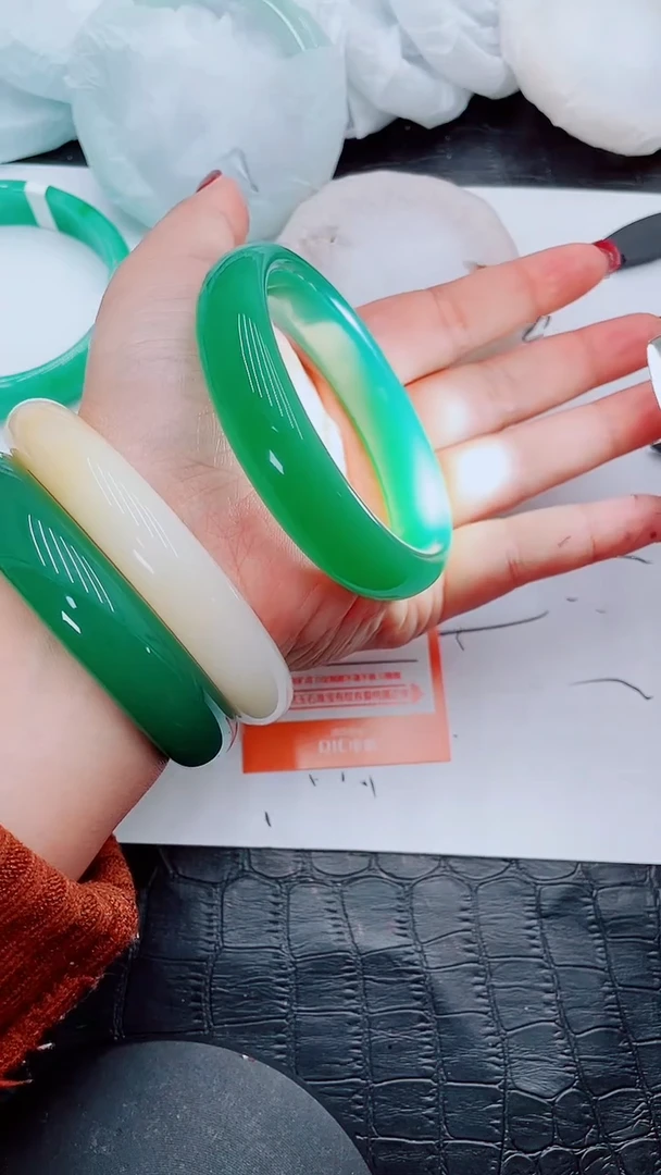 【闪购商品】石英质玉手镯未镶嵌R155-59-60