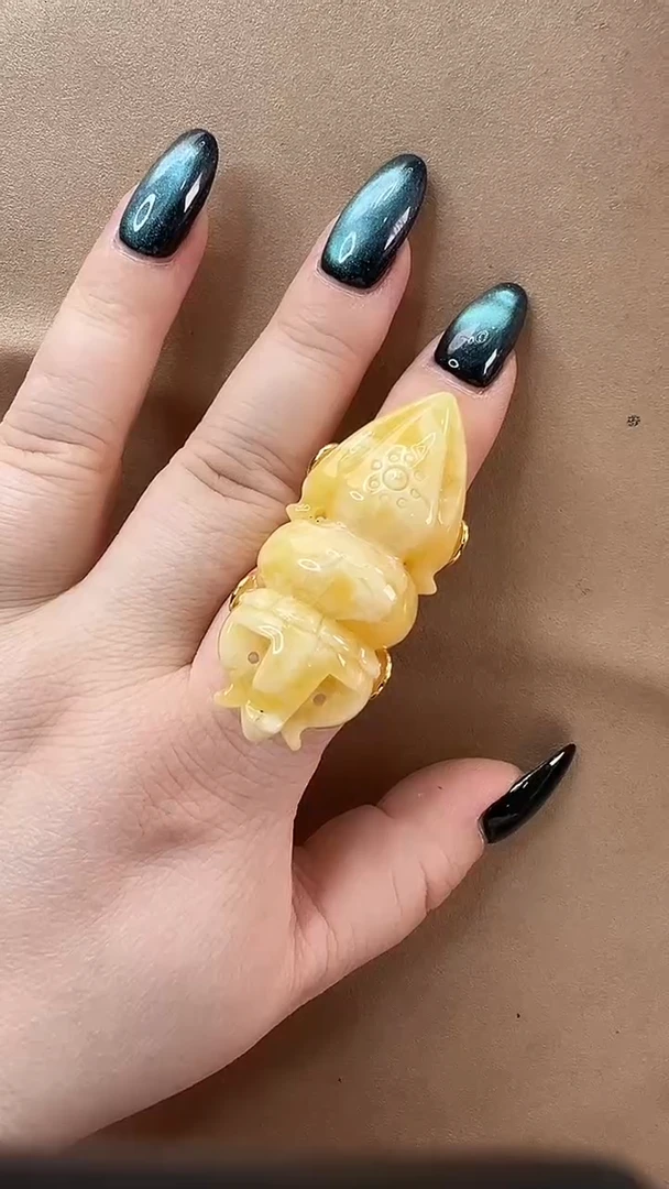 琥珀颈饰未镶嵌戒指