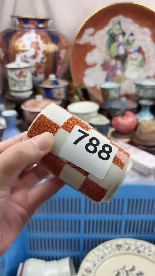瓷片钟*漂亮滴瓷器，默认微瑕。