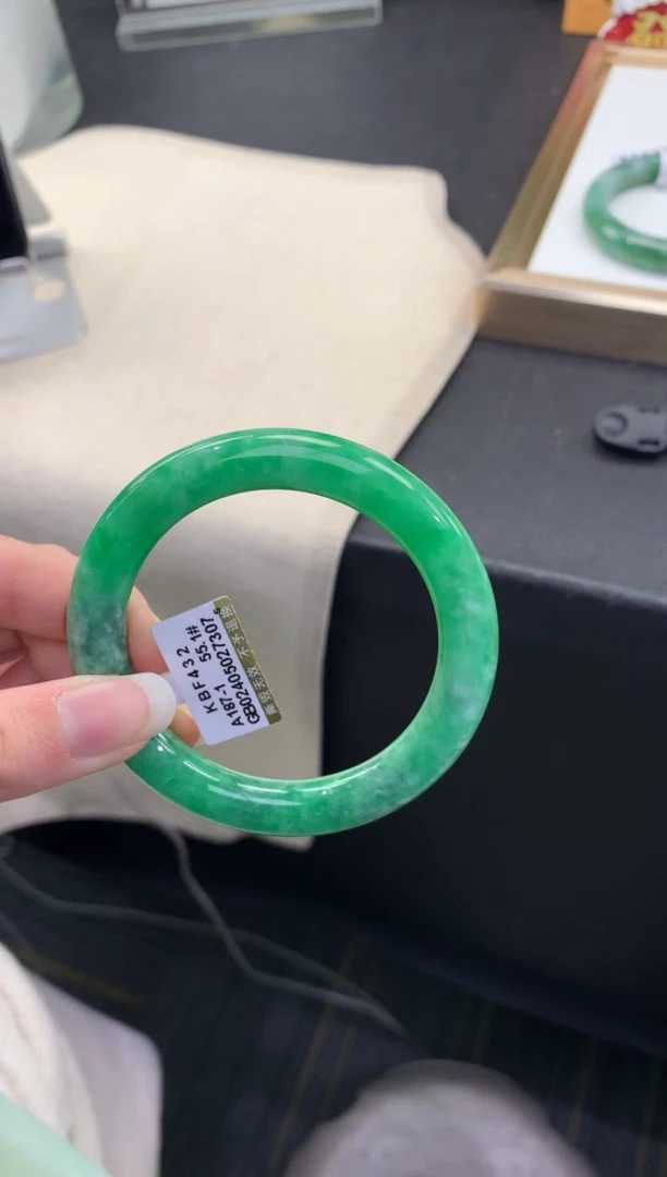 【闪购商品】翡翠手镯未镶嵌