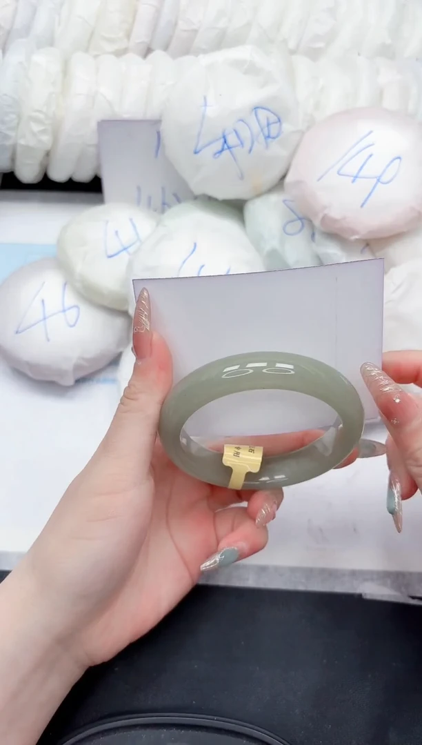 石英质玉手镯未镶嵌255-56