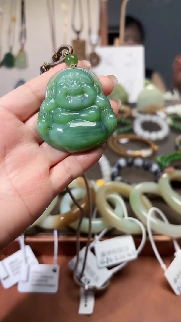 颈饰未镶嵌和田玉（碧玉）1