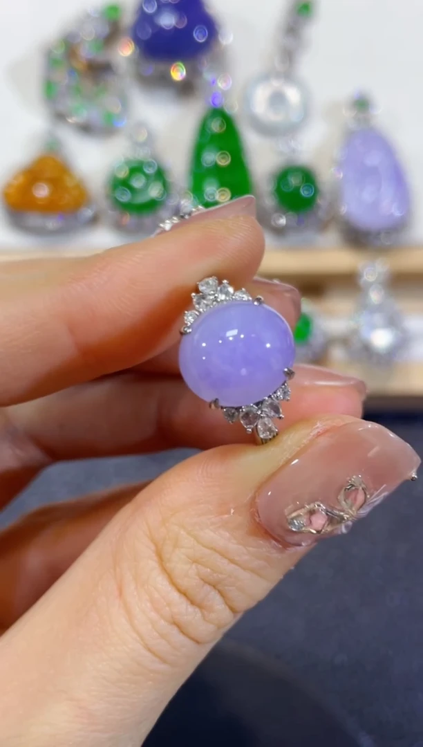 颈饰18K金镶嵌翡翠团购1