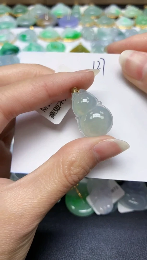 翡翠18K金镶嵌颈饰 天然翡翠A货