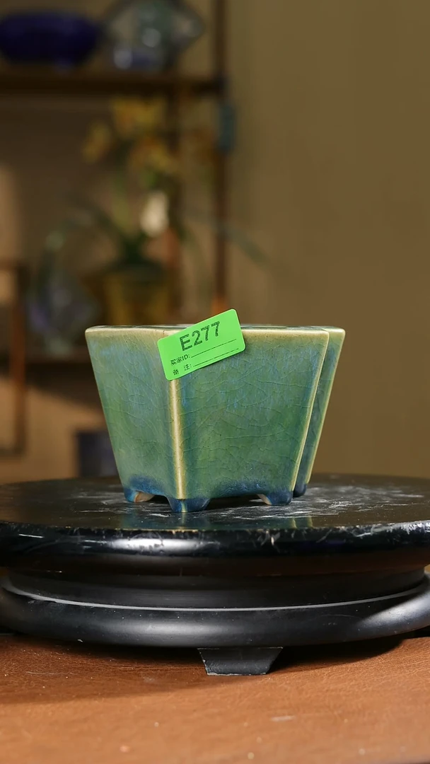 7寸方胜盆   277