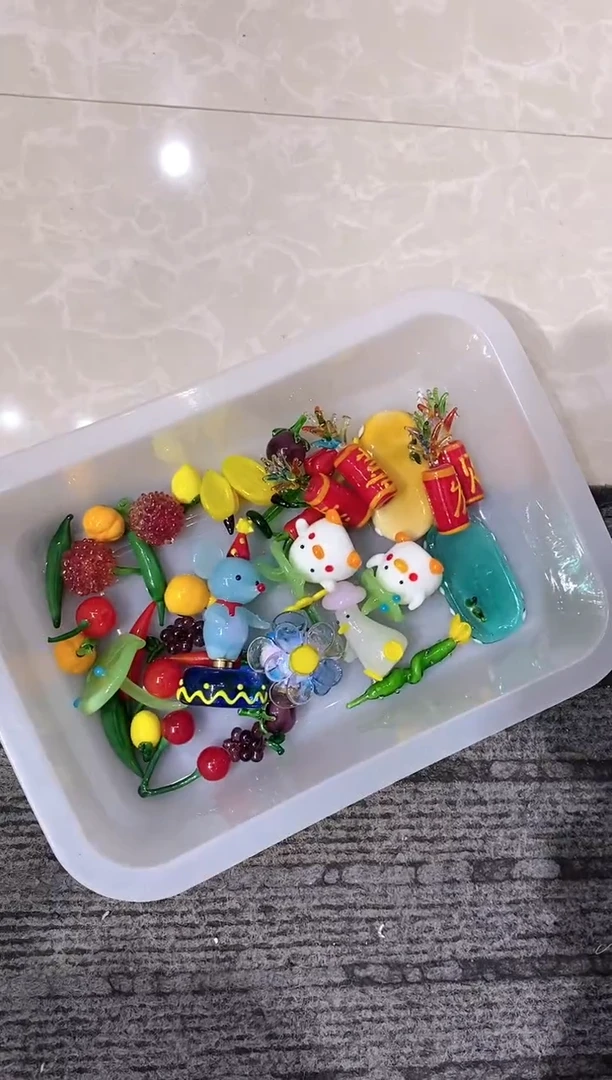 琉璃手工艺品一盒子