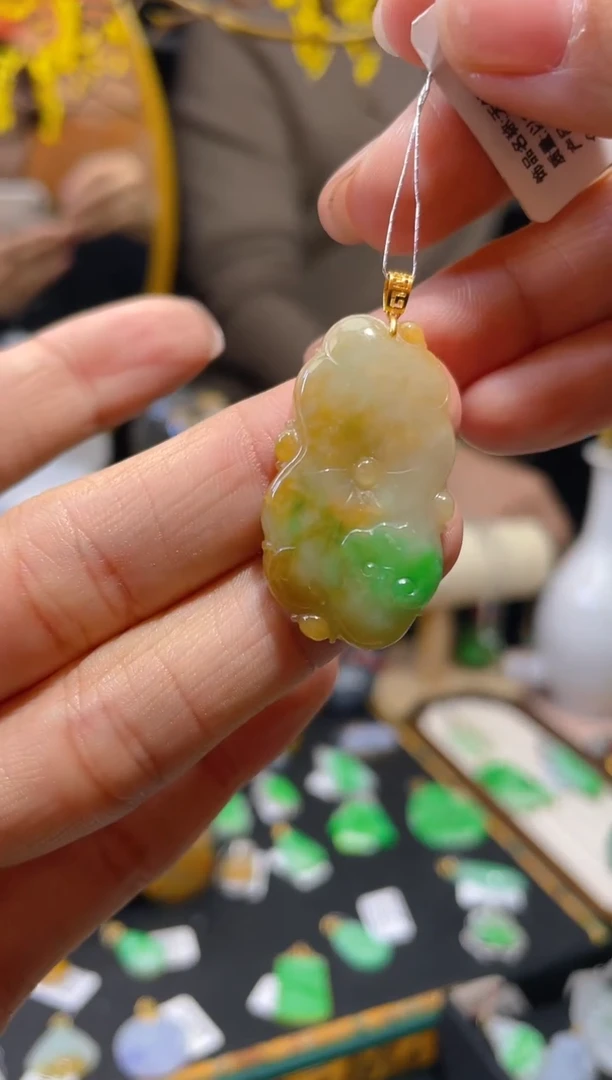 【闪购商品】翡翠颈饰18K金镶嵌假一赔三