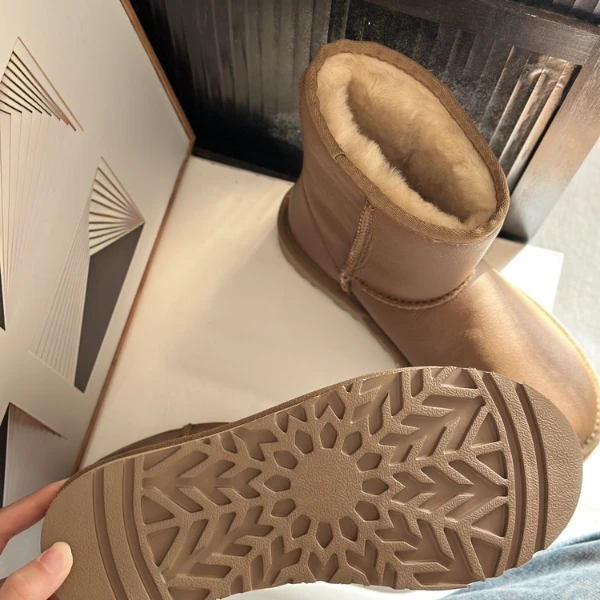 小白【羊皮毛一体】光面5825纯净版中筒加厚加绒雪地靴加厚