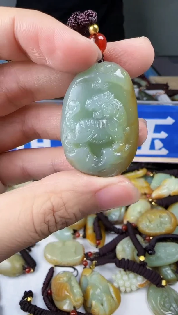和田玉未镶嵌颈饰1