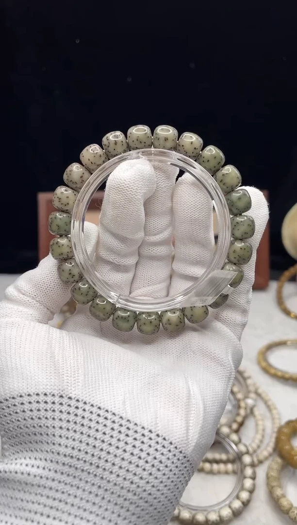 吊坠星月菩提F23 10X9单圈 E06