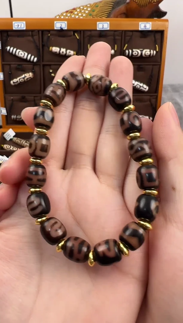 玛瑙/玉髓（覆膜）颈饰合金60微瑕随机发货