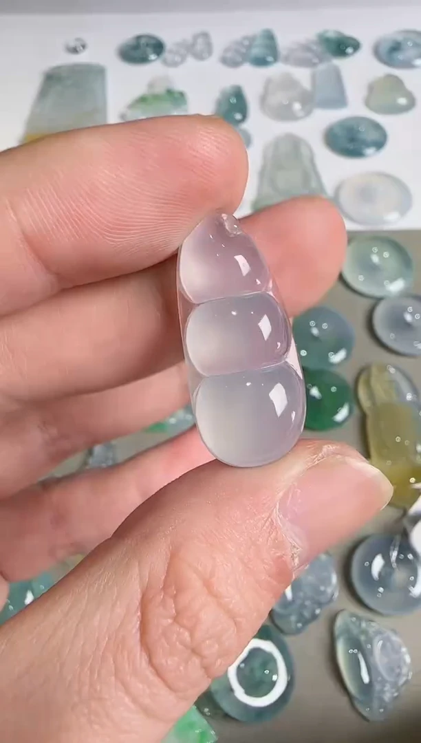 吊坠(不含链)未镶嵌翡翠.