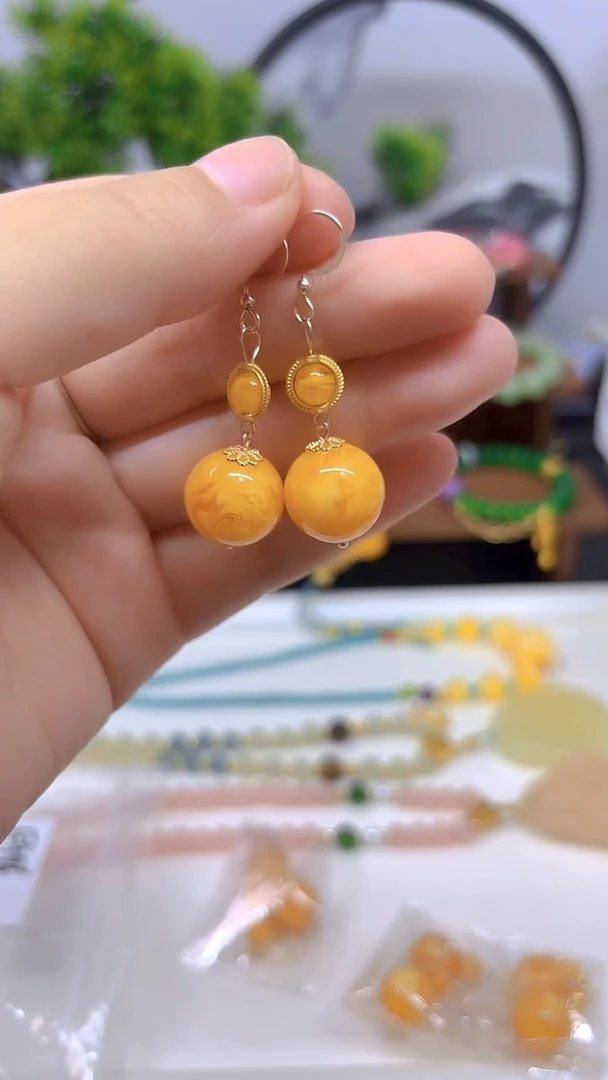 14K金镶嵌蜜蜡耳饰E496