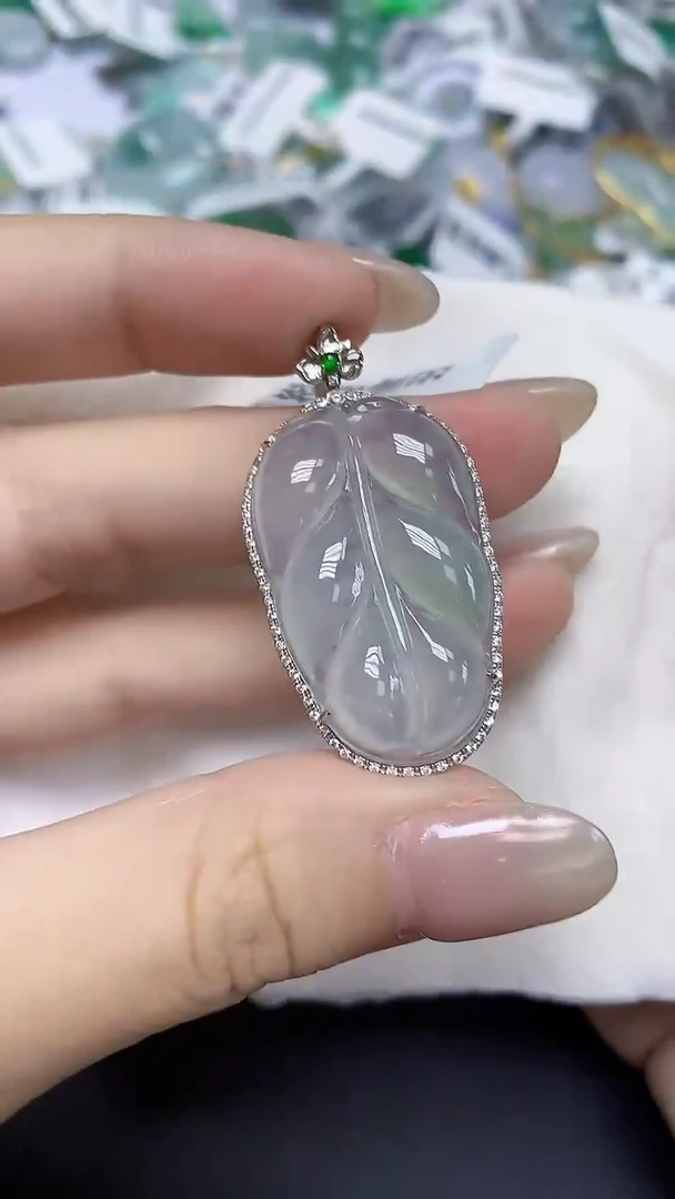 翡翠18K金镶嵌颈饰天然缅甸翡翠A货