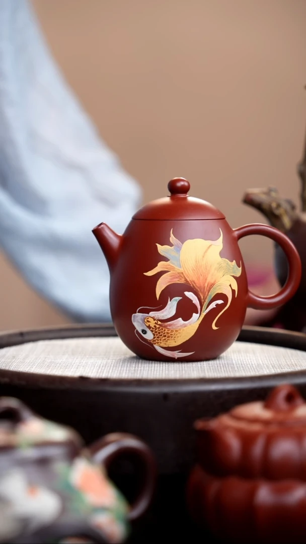 茶壶紫砂朱泥龙蛋泥绘金鱼