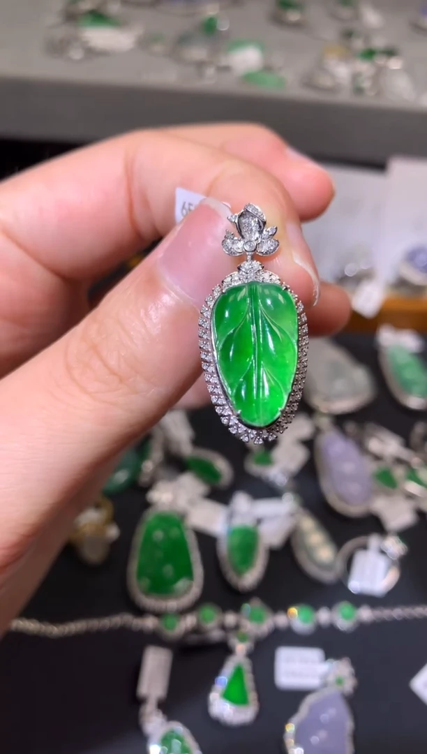 翡翠18K金镶嵌吊坠(不含链)吊坠