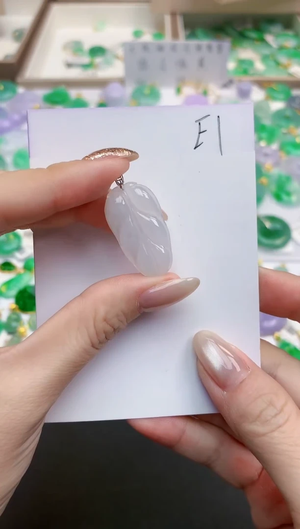 颈饰18K金镶嵌翡翠天然缅甸A货翡翠