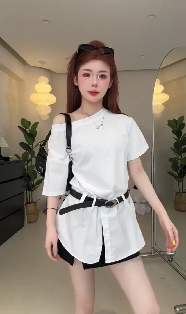 25夏季新款时髦休闲百搭收腰设计感斜肩大领口甜辣风短袖T恤上衣