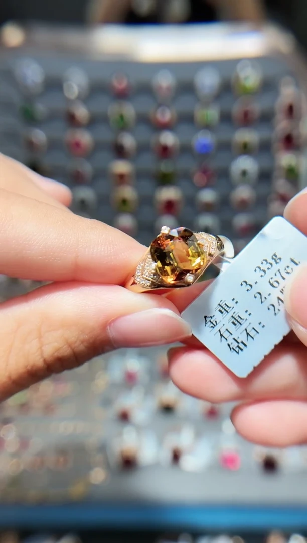 18K金镶嵌戒指碧玺2.67.