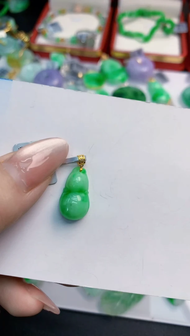 翡翠18K金镶嵌吊坠(不含链)1