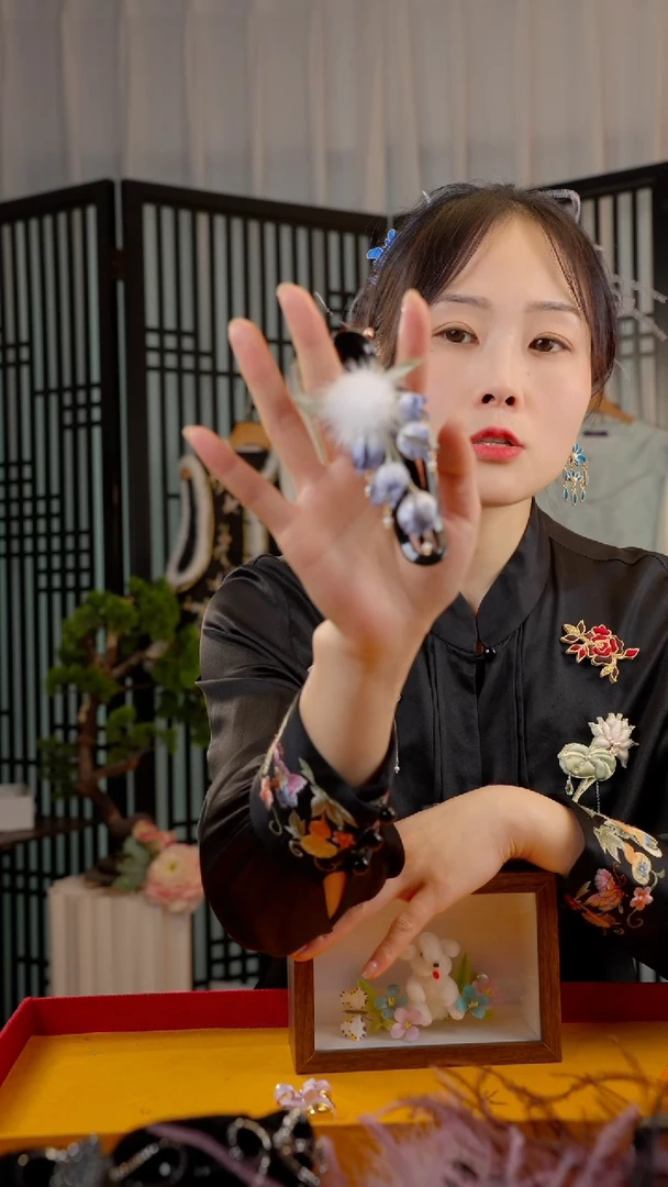 刺绣M****e非遗苏绣绒花手工饰品