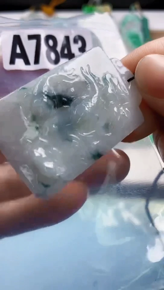 翡翠未镶嵌颈饰天然翡翠吊坠挂件