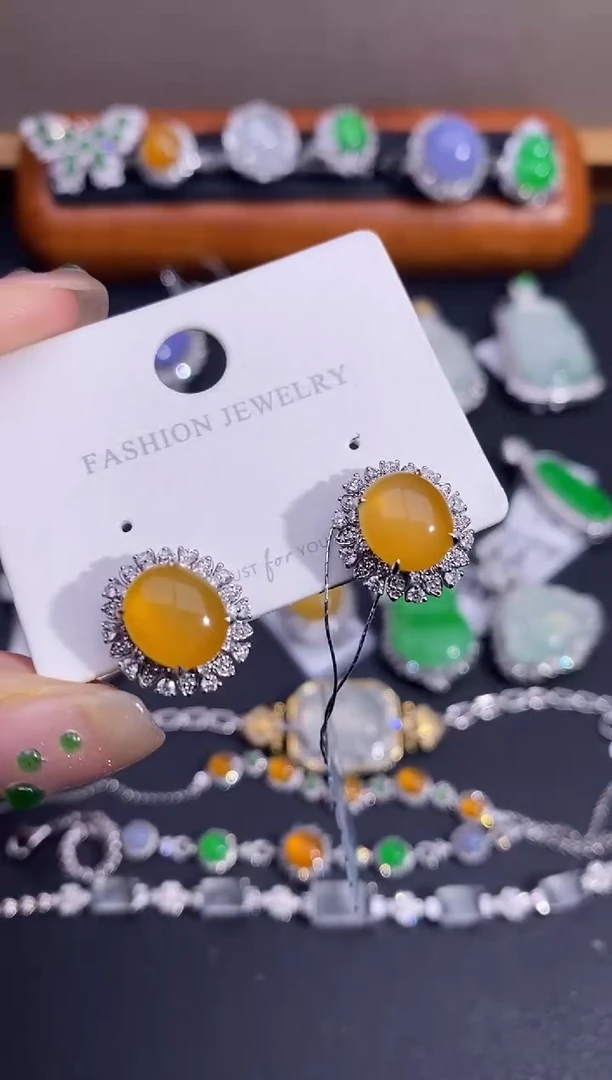 【闪购商品】翡翠耳饰18K金镶嵌耳饰