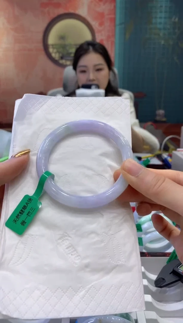 【闪购商品】翡翠手镯未镶嵌多人03929