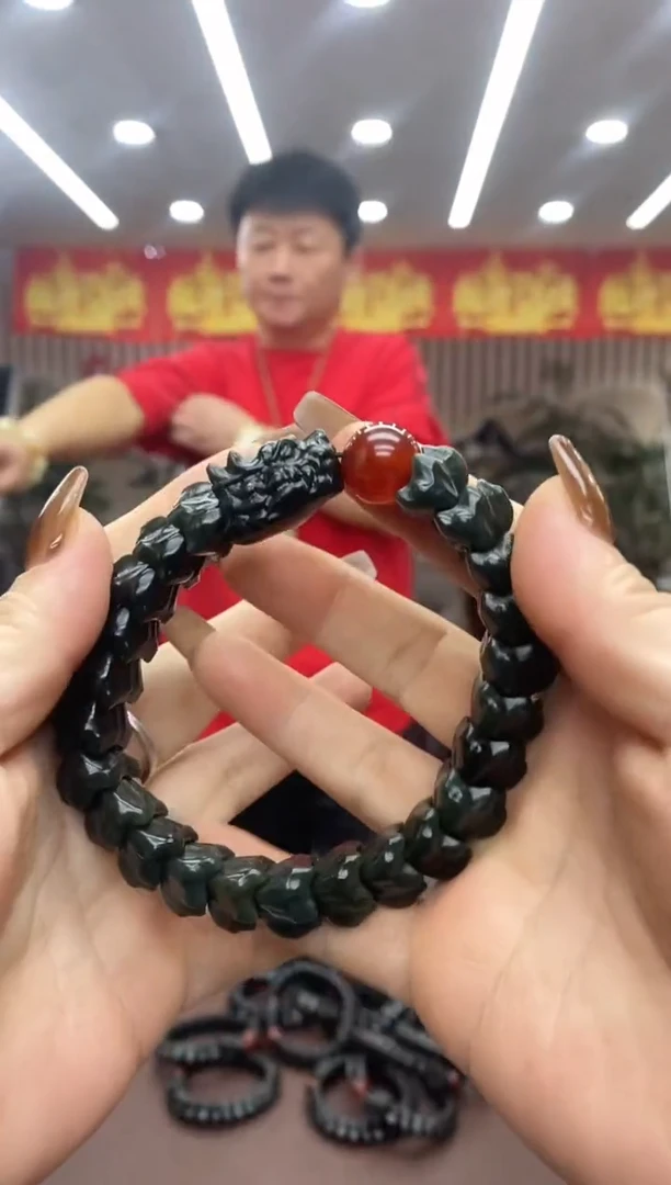 未镶嵌手链透闪石质玉多样式发货随机发一