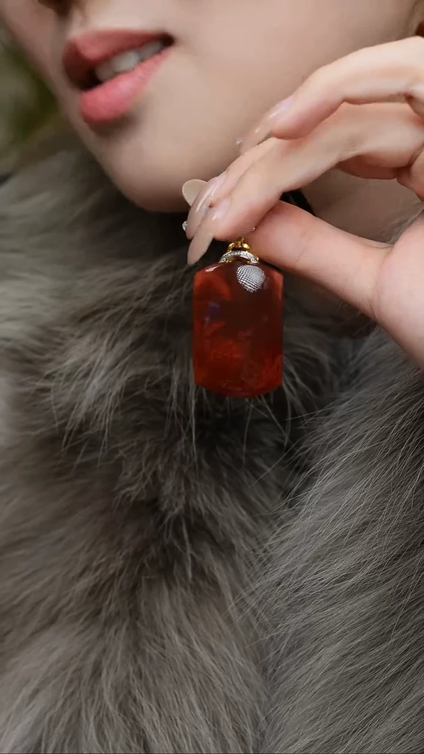 18K金镶嵌吊坠南红玛瑙D-