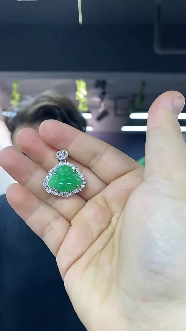 颈饰未镶嵌翡翠多样性发其一颜色微差