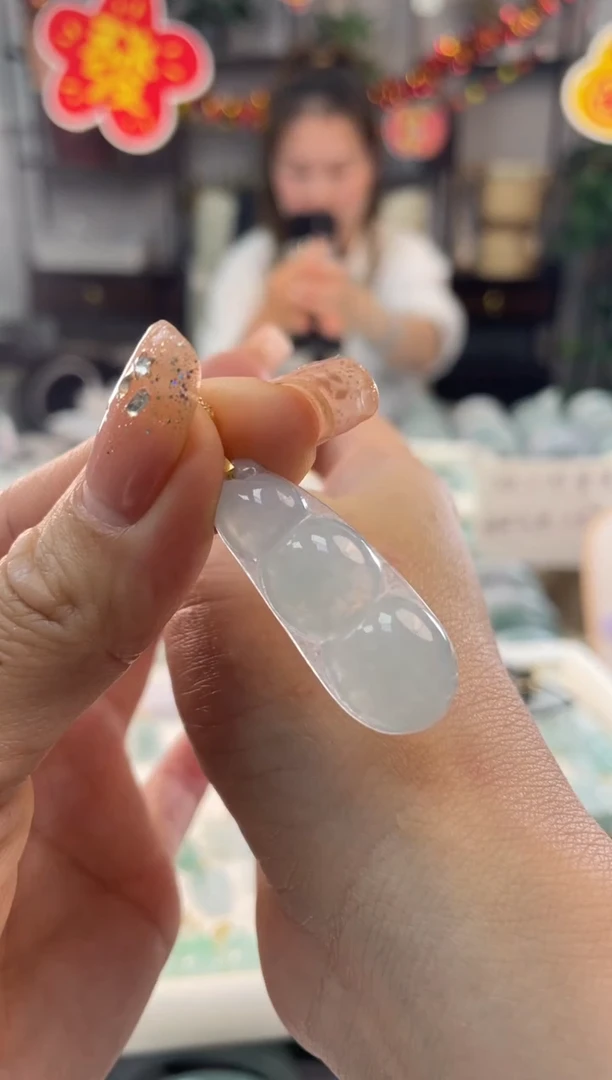 【闪购商品】翡翠吊坠(赠链)银S925镶嵌多样性发货 发一件