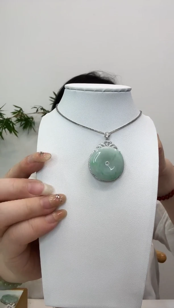 翡翠银S925镶嵌吊坠(赠链)平安扣