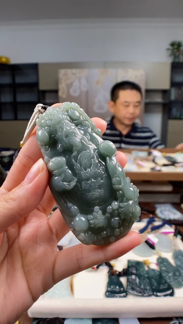 颈饰未镶嵌翡翠生****?多样性发其一