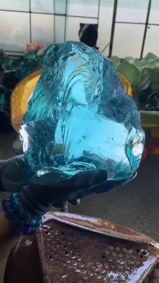 新疆五彩石原石摆件