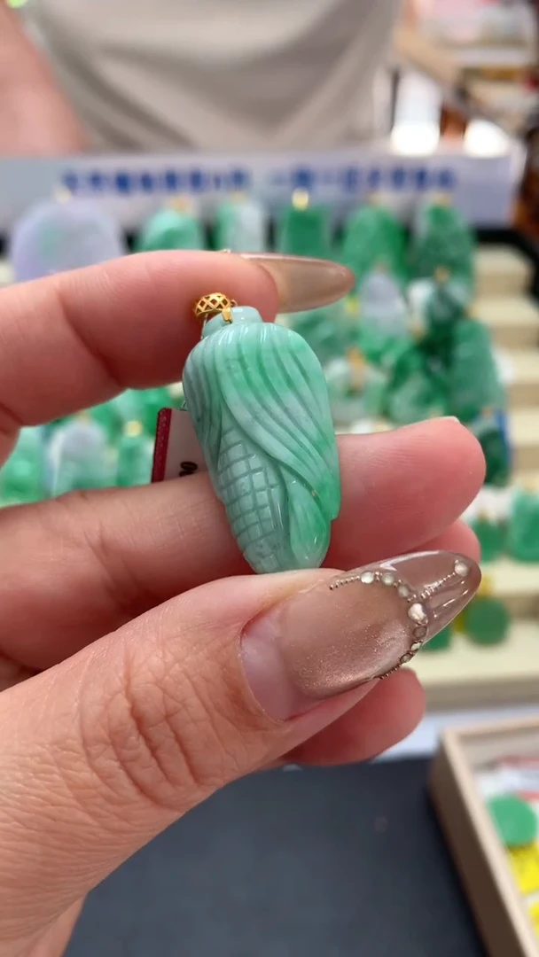 【闪购商品】翡翠吊坠(不含链)18K金镶嵌挂件