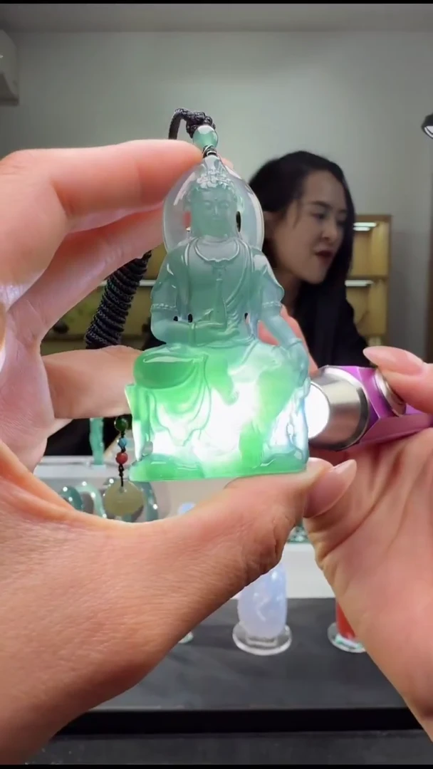 吊坠(不含链)未镶嵌翡翠观音