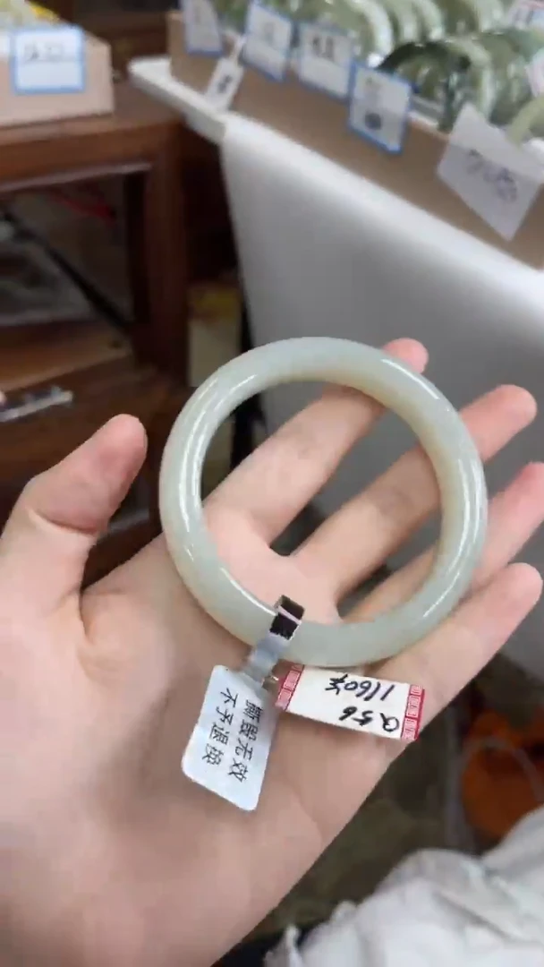 未镶嵌手镯和田玉56