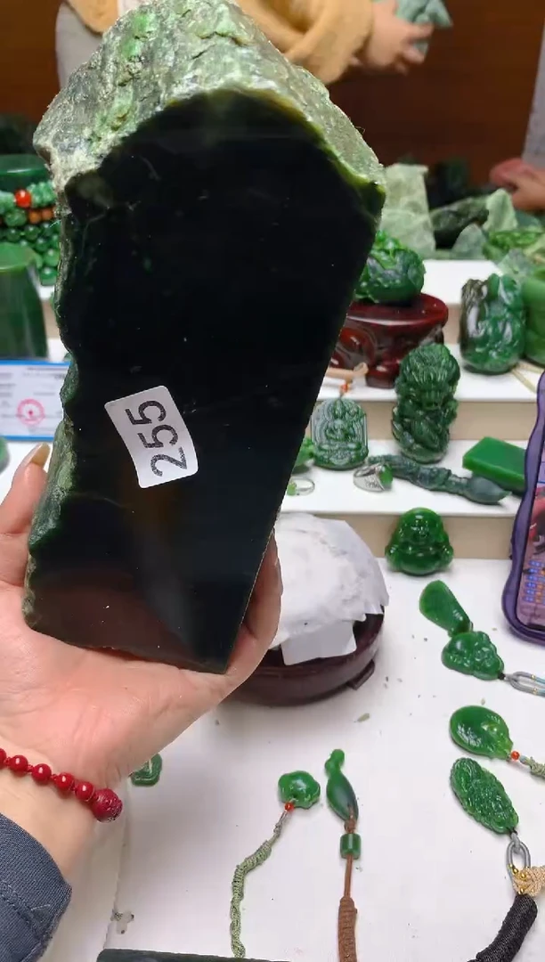 未镶嵌和田玉（碧玉）珠宝半成品0