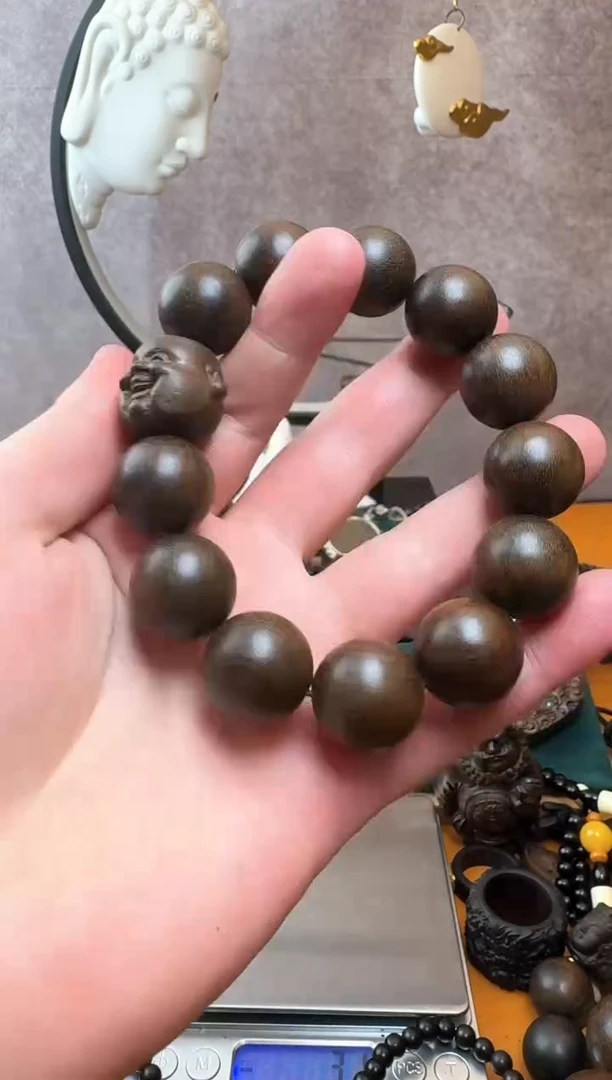 【闪购商品】巴布亚贡木血月星空弥勒手串