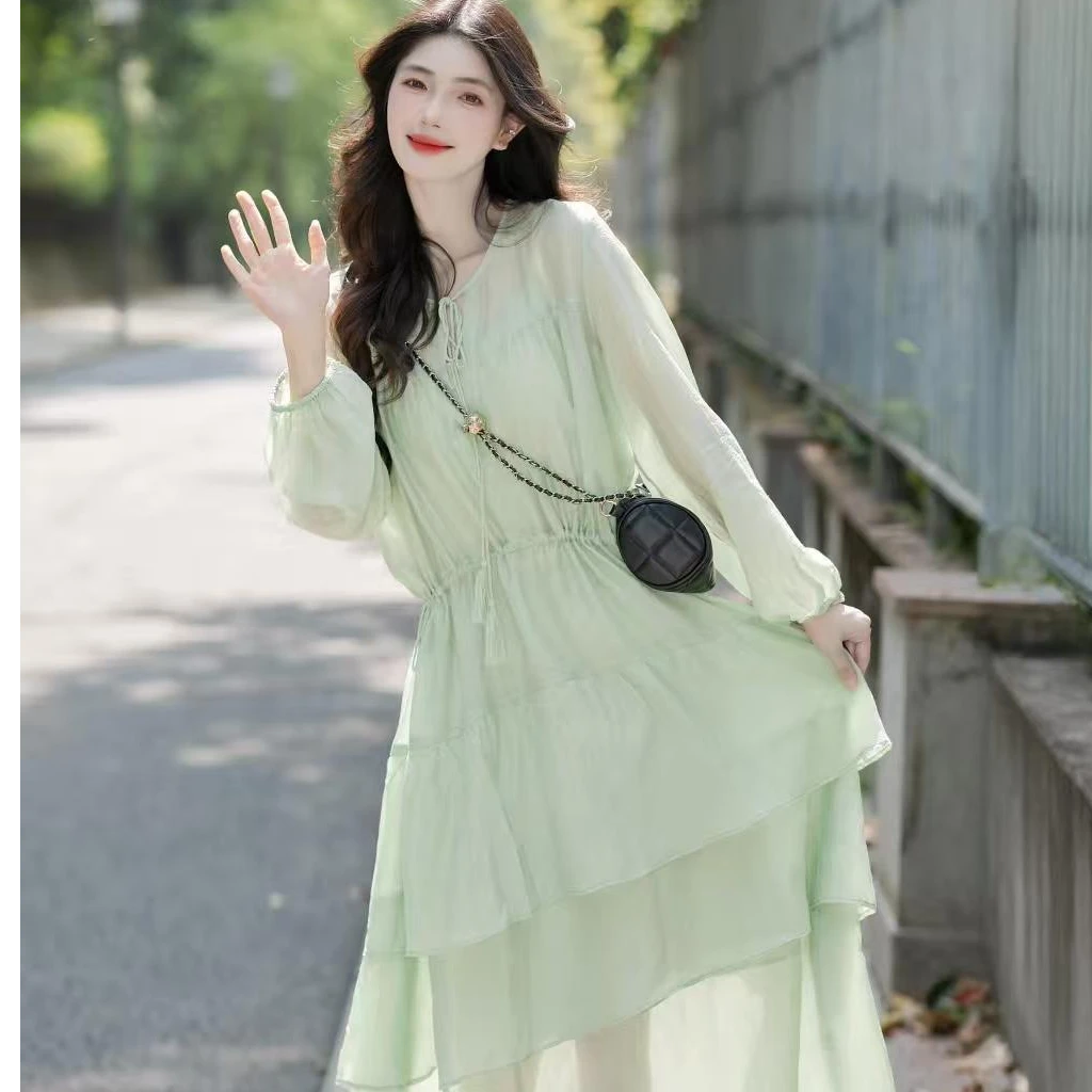2025年时尚大码女装新款纯色薄透设计感带松紧抽绳叠层长款连衣裙