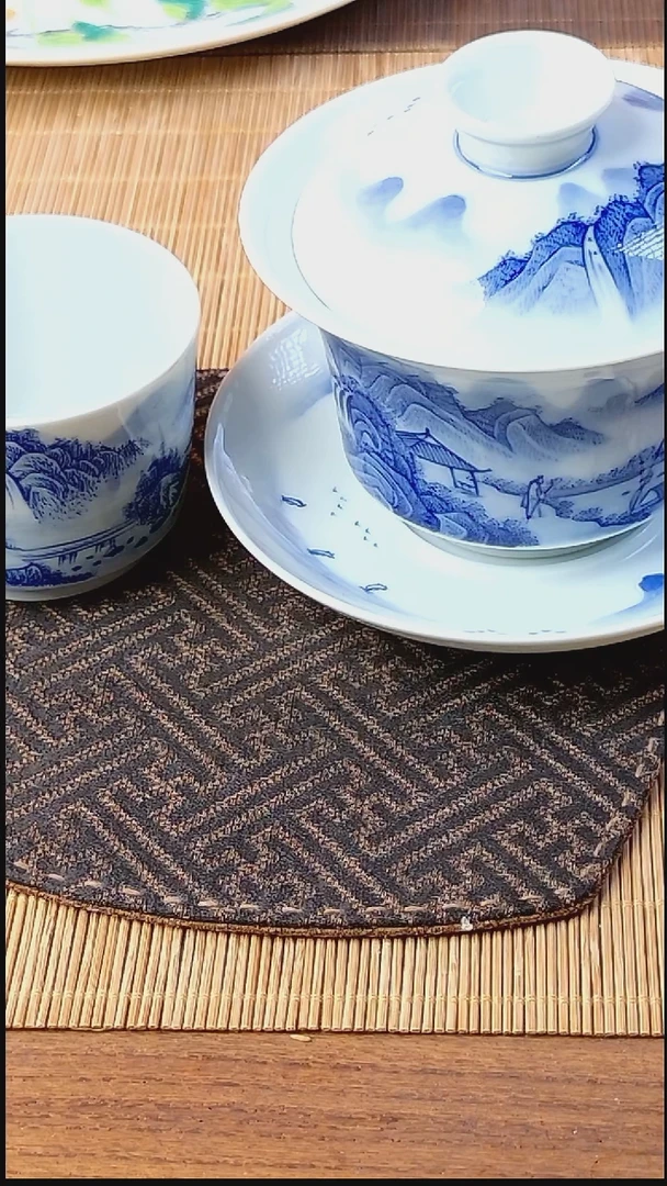 青花山水马蹄盖碗加直筒杯