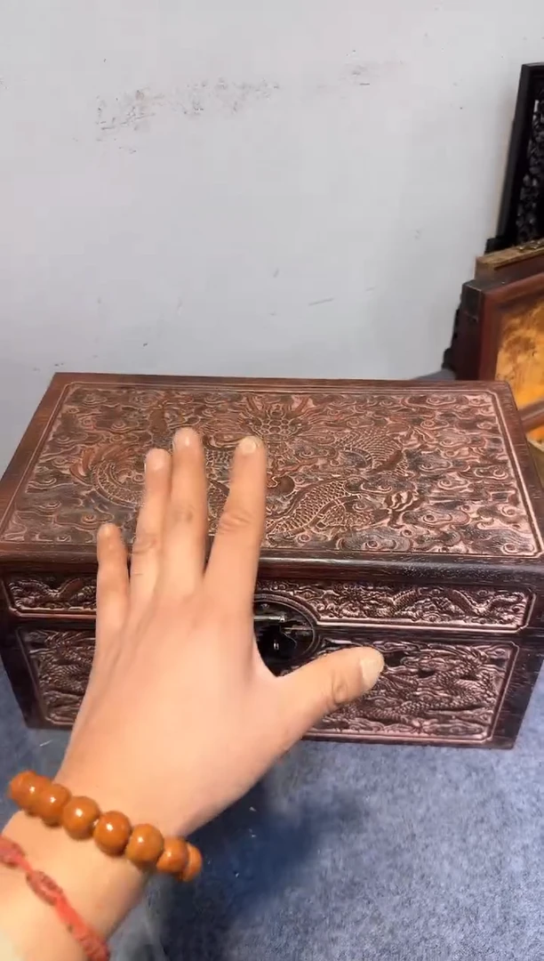 【闪购商品】木木艺雕刻箱子1111111111111