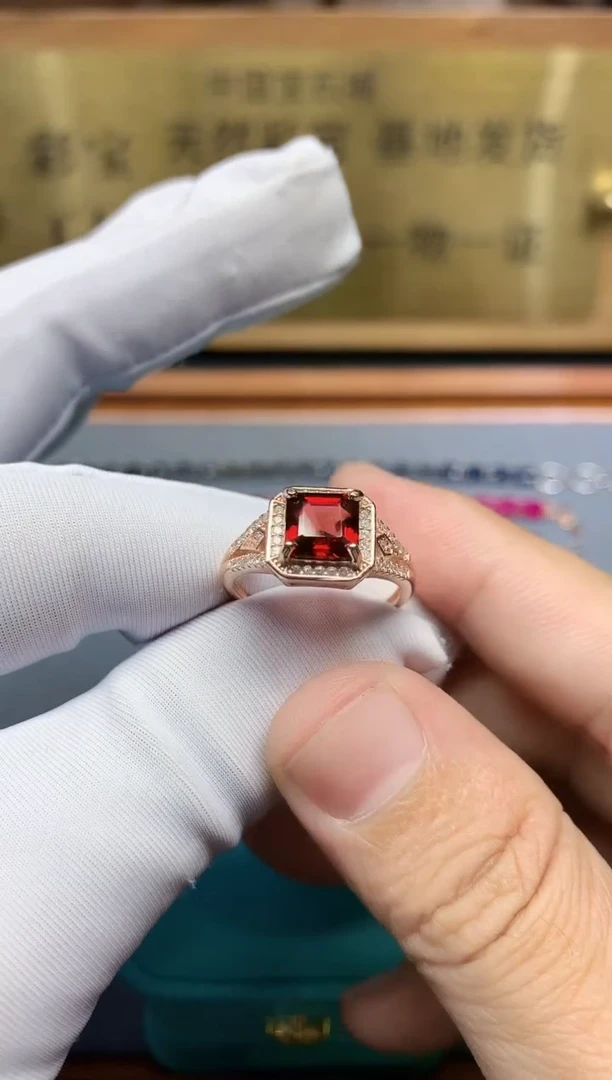 【闪购商品】石榴石戒指银S925镶嵌........