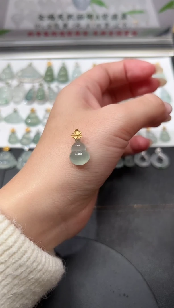 颈饰18K金镶嵌翡翠1葫芦