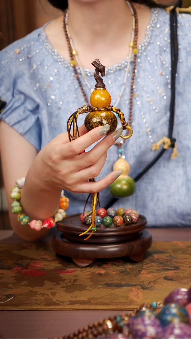 102易林大漆开口小葫芦----178