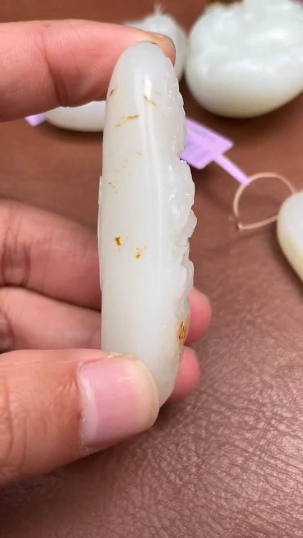 颈饰未镶嵌和田玉参**树32131