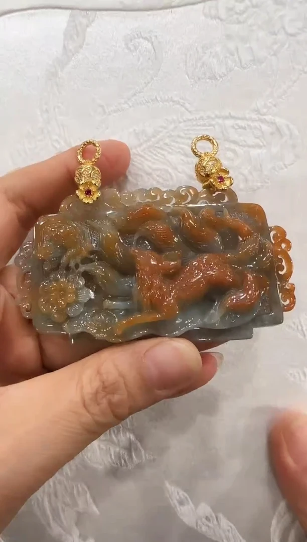 翡翠未镶嵌颈饰国风