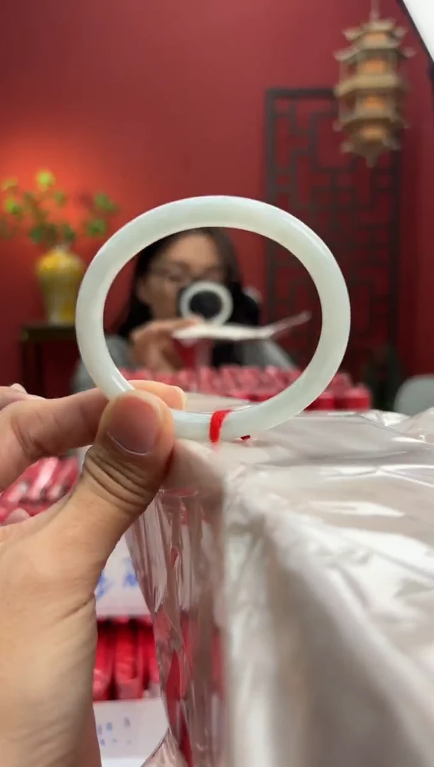 未镶嵌手镯（贵妃镯）翡翠翡翠手镯1