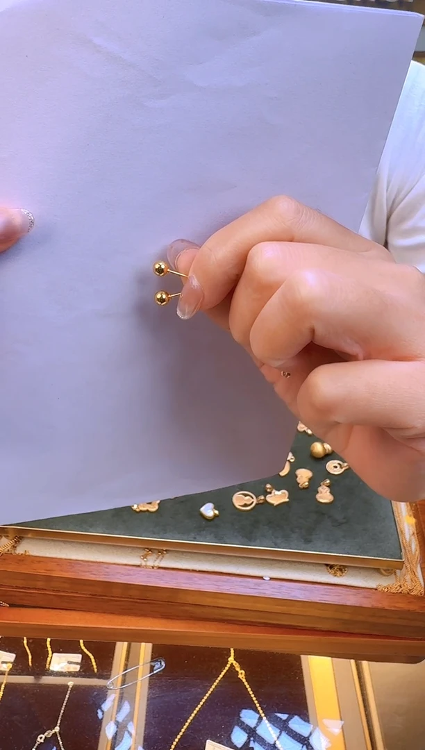 光珠耳钉0.55g（多样性发货）